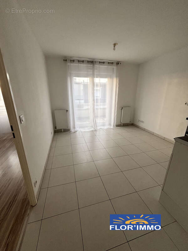 Appartement à SAINTE-GENEVIEVE-DES-BOIS