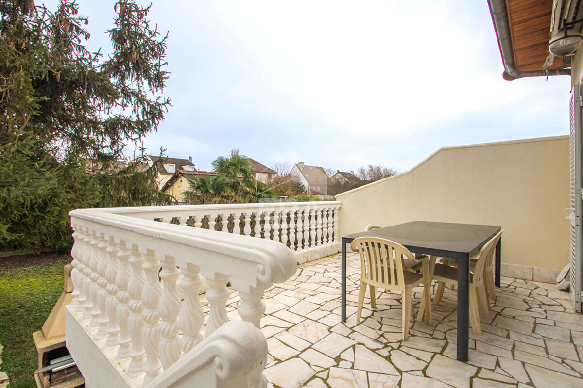 Maison à CHAMPS-SUR-MARNE