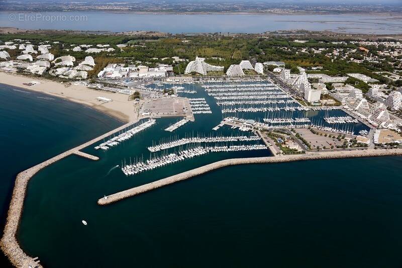 Commerce à LA GRANDE-MOTTE