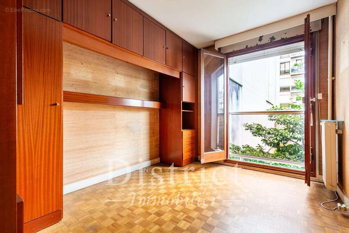 Appartement à PARIS-15E