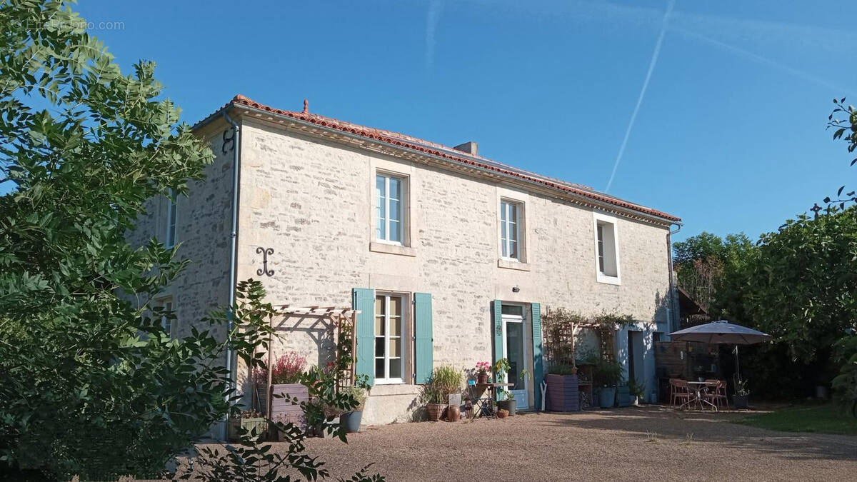 Maison à MARSAIS-SAINTE-RADEGONDE