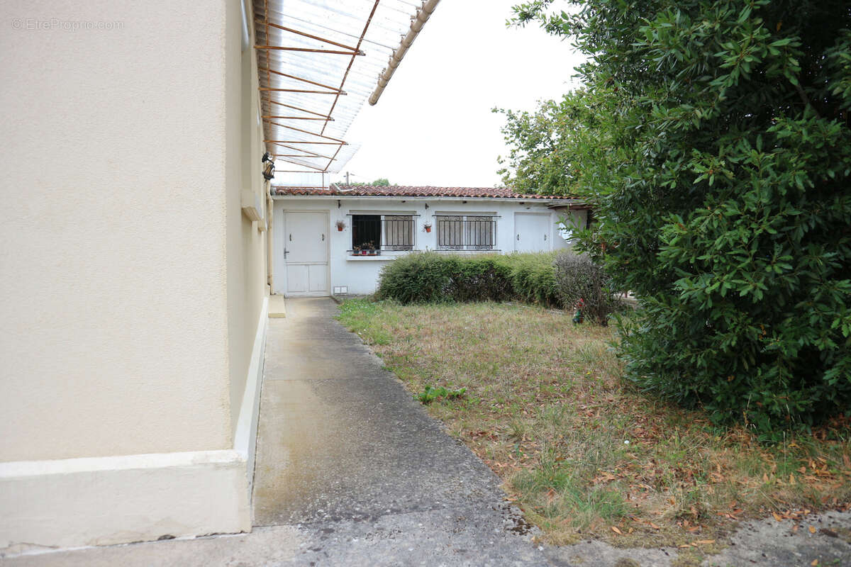 Saintes maison de plain pieds - photo 3