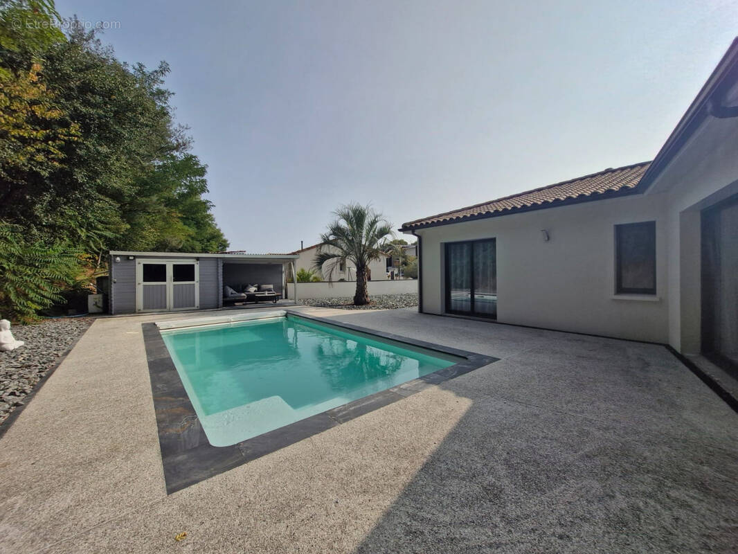 Maison à VILLENAVE-D&#039;ORNON