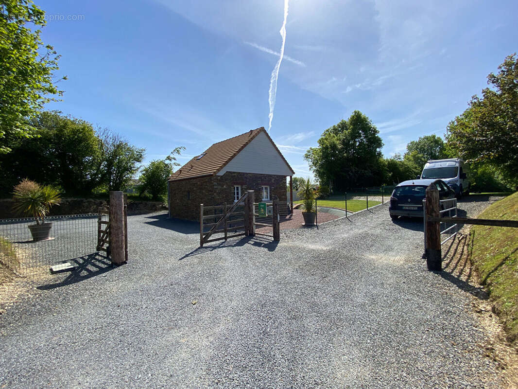 Maison à SAINT-GEORGES-D&#039;ELLE