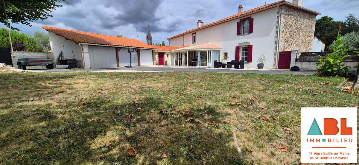 Maison à SAINT-DENIS-LA-CHEVASSE