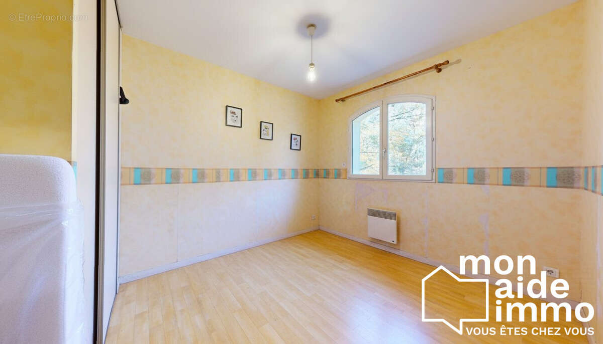 Maison 85 m² à Fargues-Saint-Hilaire  - photo 8