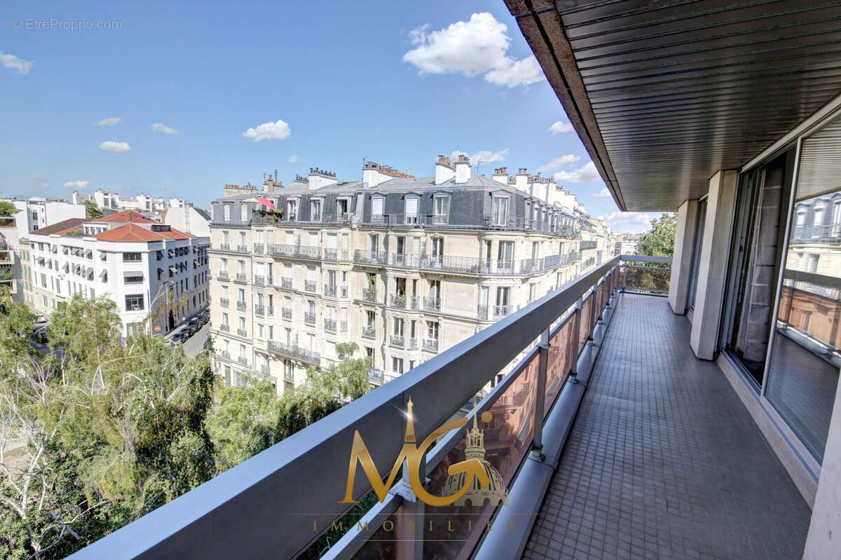 Appartement à PARIS-17E