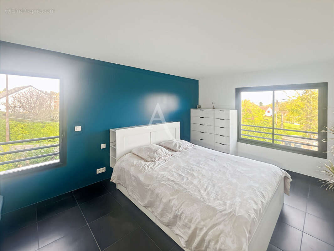 Maison à MEZY-SUR-SEINE