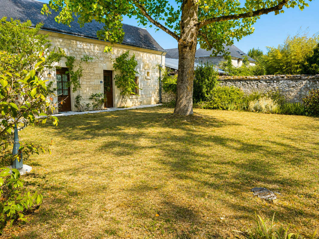 Propriété de caractère avec maison d'amis indépendante   Centre de Bourgueil - photo 4