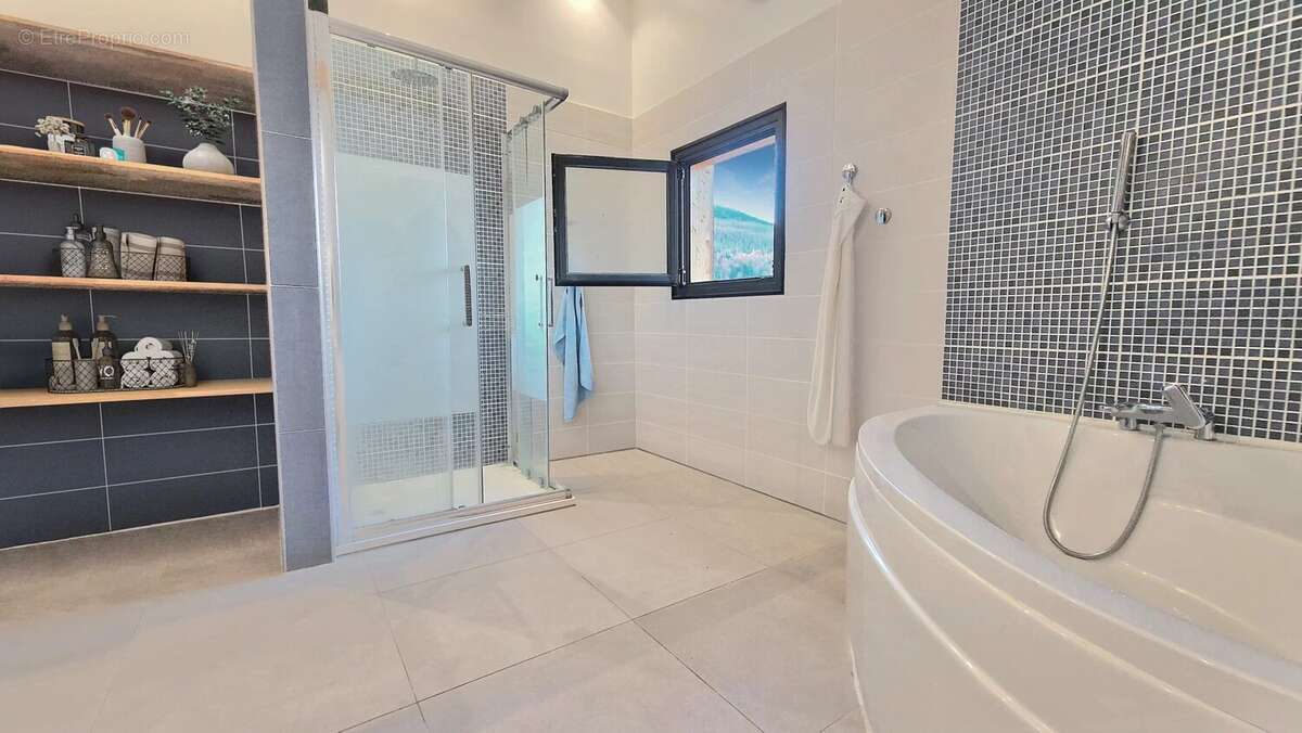 Spacieux chalet moderne T9 à Mijoux - photo 10