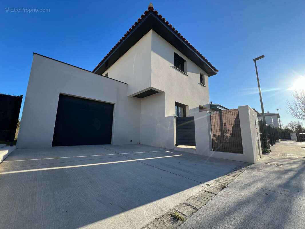 Maison à SAINT-CYPRIEN