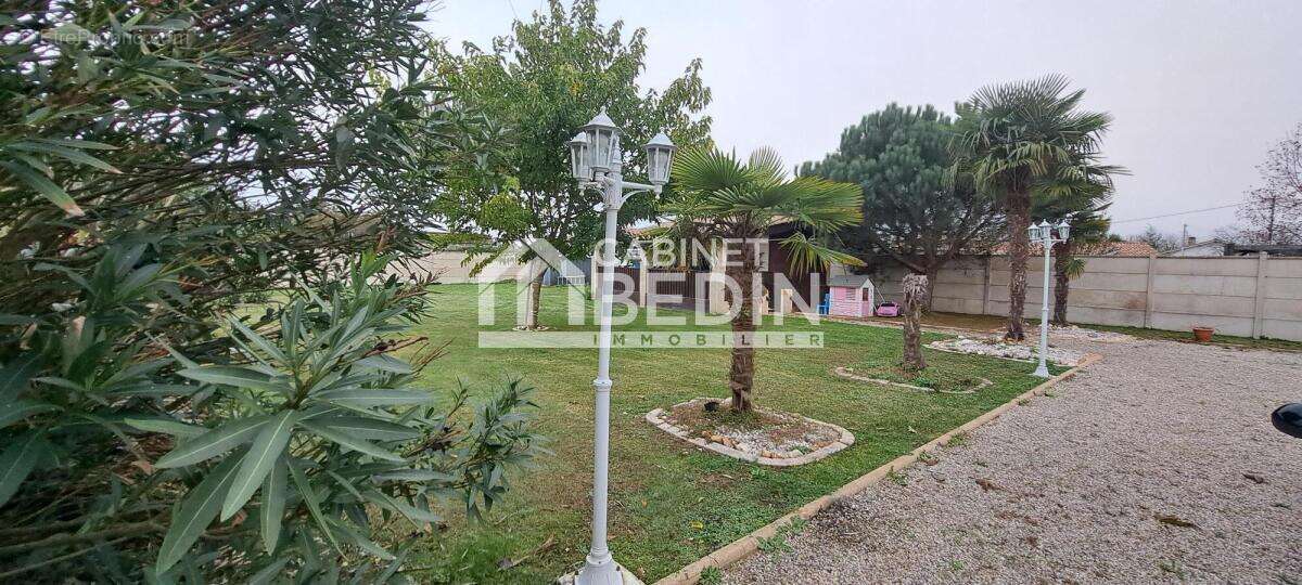 Maison à AMBARES-ET-LAGRAVE