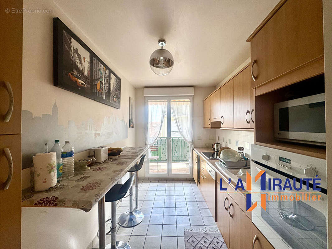Appartement à HOUILLES