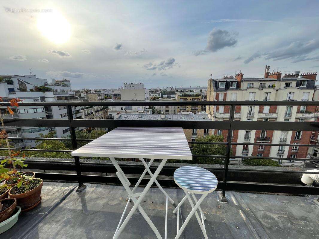 Appartement à PARIS-16E