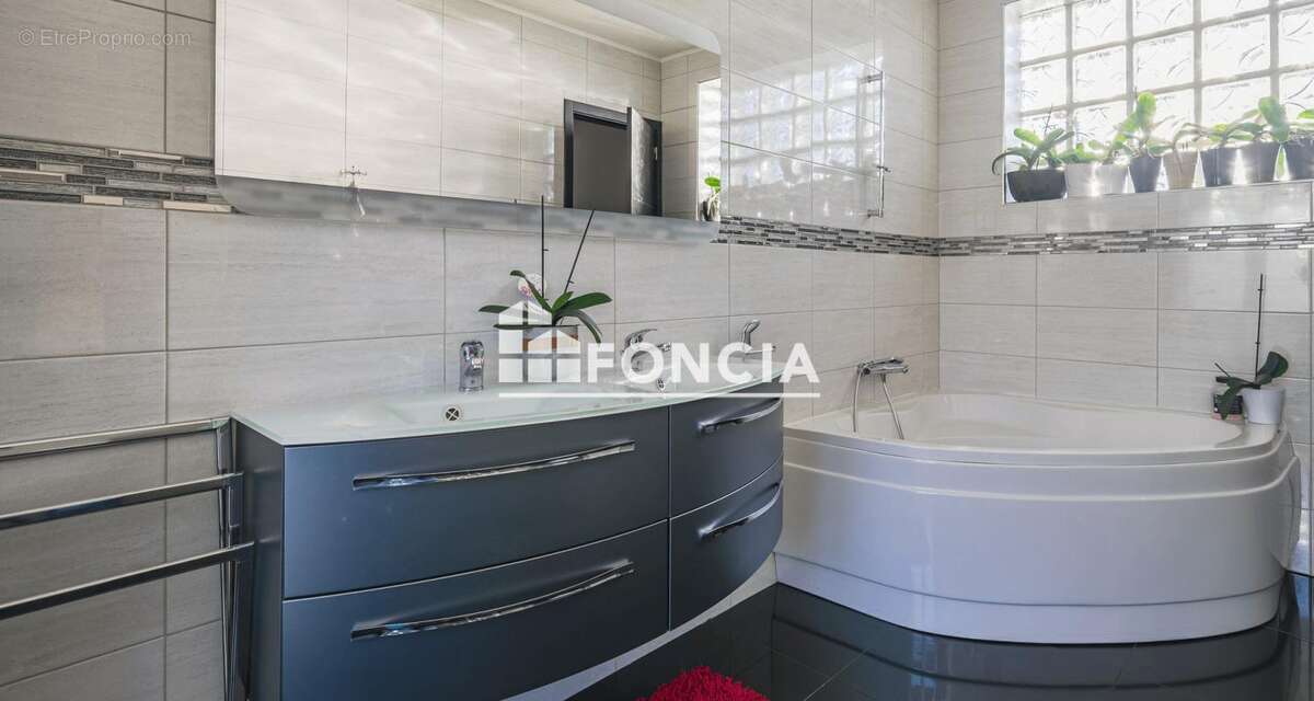 Maison 6 pieces 4 chambres - photo 8
