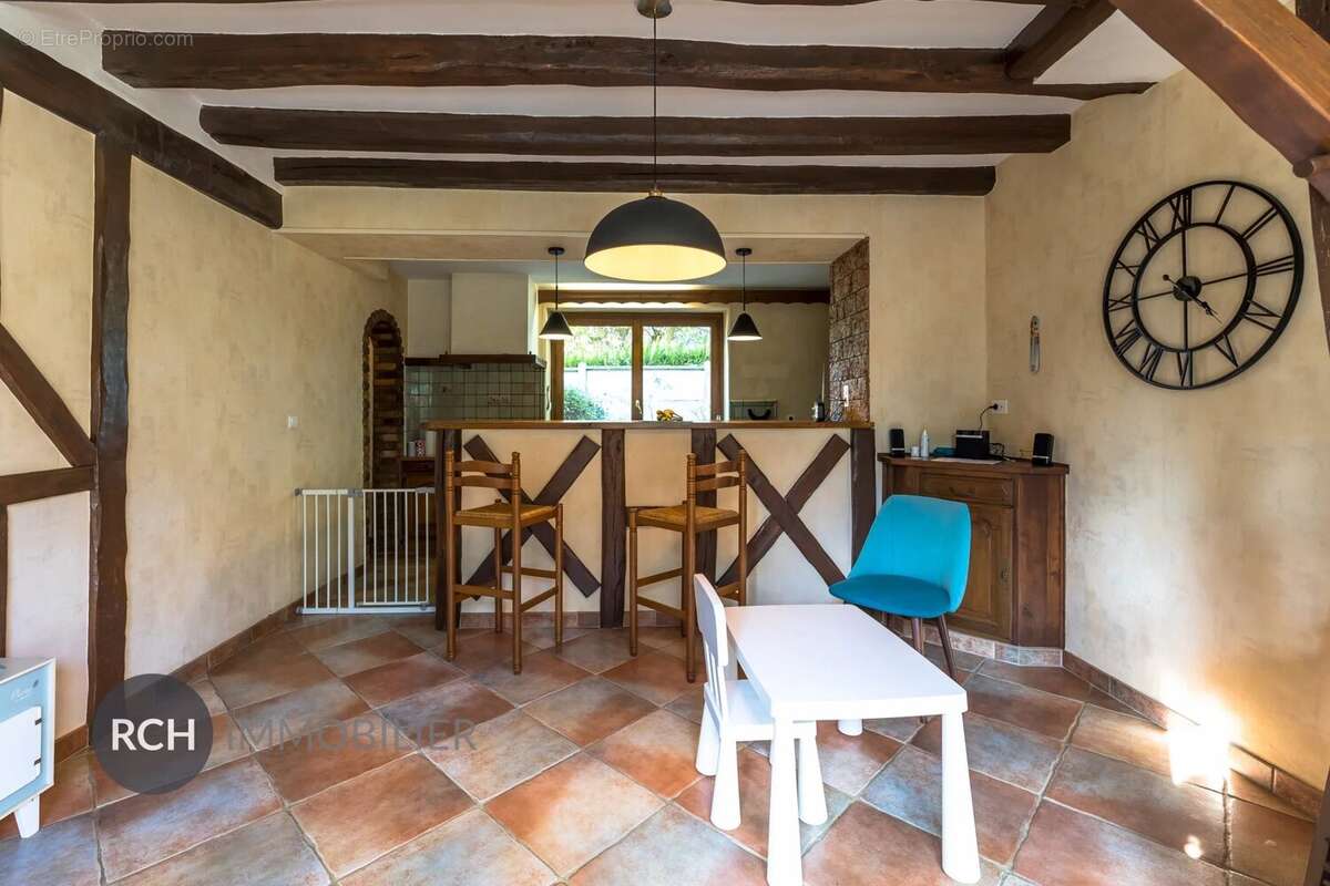 Maison à HOUDAN