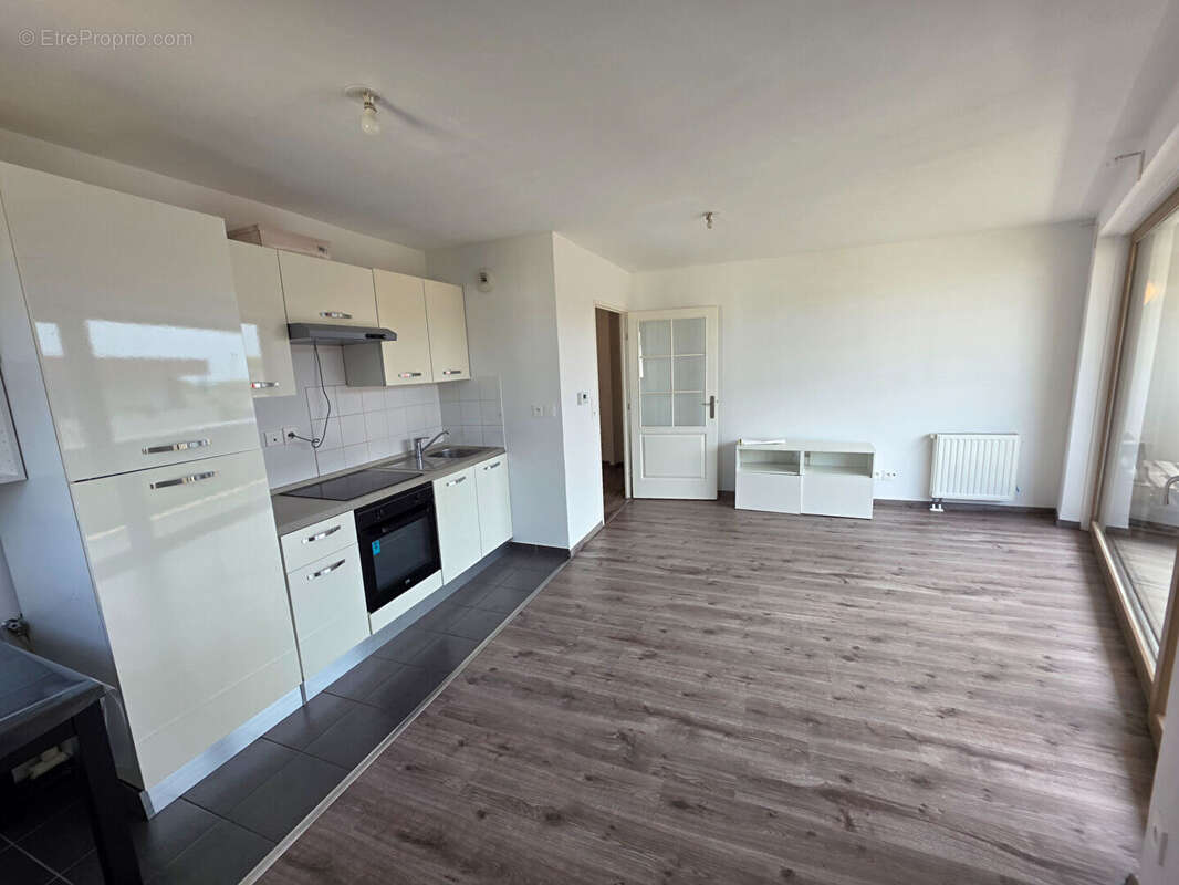 Roubaix edouard vaillant, t2 de 43 m² avec grand balcon, ascenseur et parking. proximité edhec et croix - photo 4