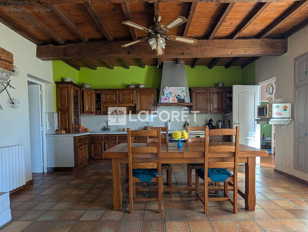 Maison à MONCRABEAU