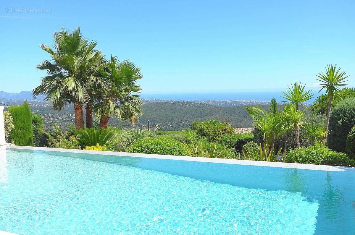 Maison à TOURRETTES-SUR-LOUP
