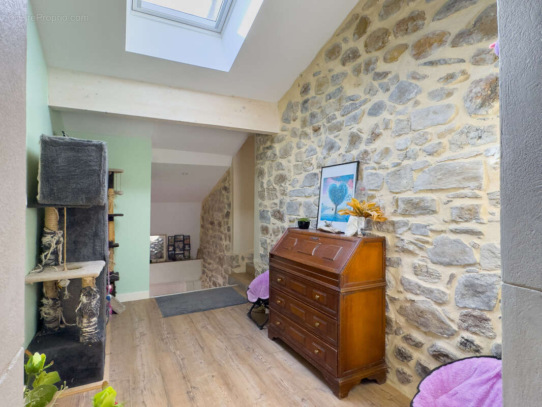 Maison à SAINT-JULIEN-EN-SAINT-ALBAN