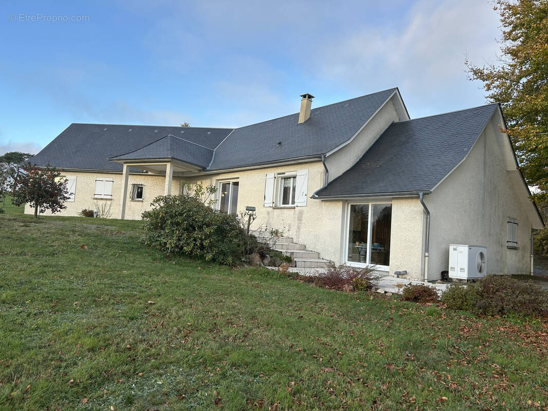 Maison à MEYMAC