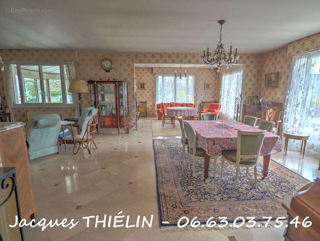 Maison à LONGUE-JUMELLES