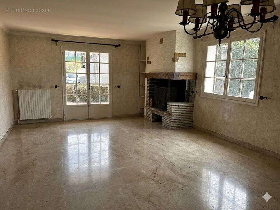 Maison 227 m² à Courtenay  - photo 2