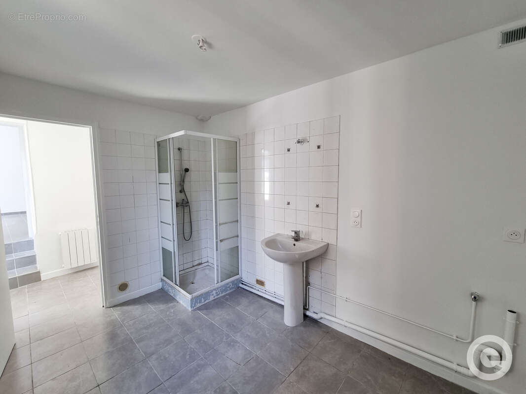 Immeuble de 5 logements au centre-ville d'Avallon avec dépendances - photo 19