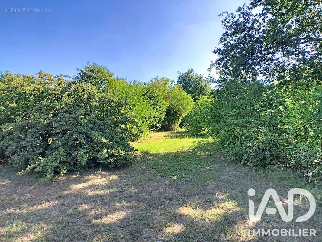 Terrain 538 m² à Pont-Saint-Martin  - photo 2