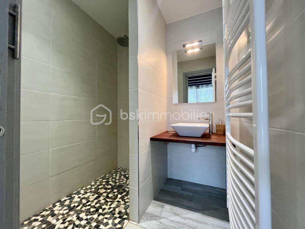 Maison à MONTPEYROUX