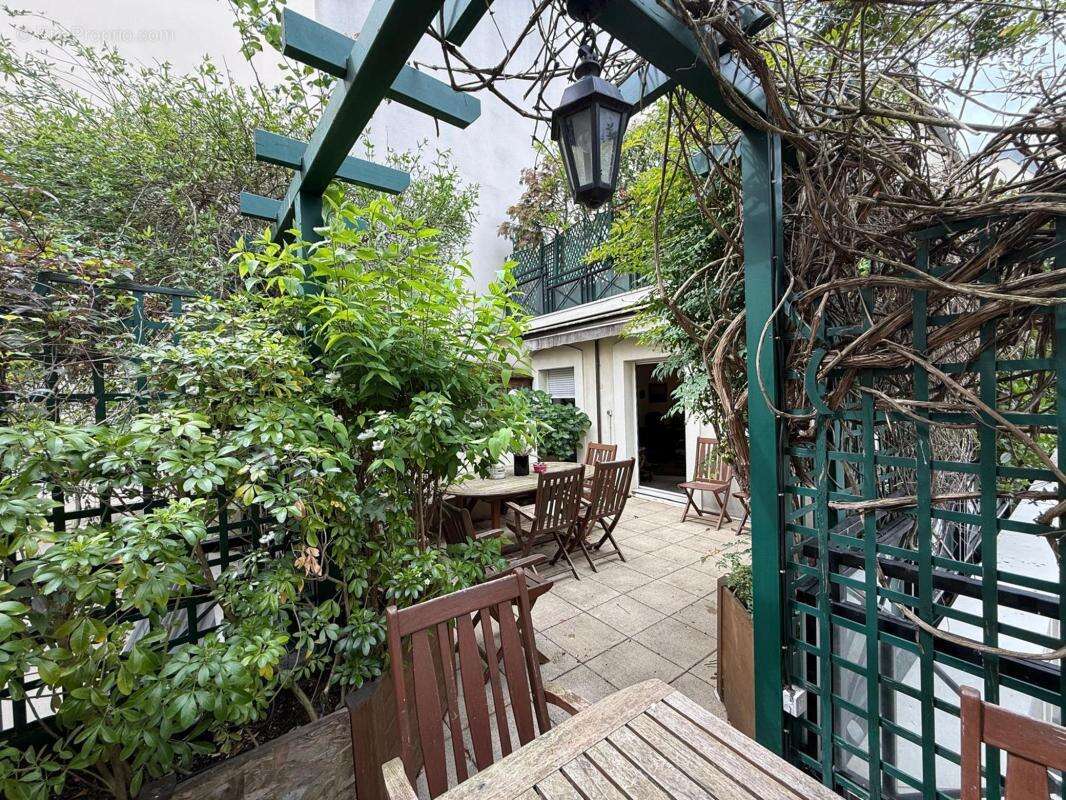 Appartement à PARIS-6E
