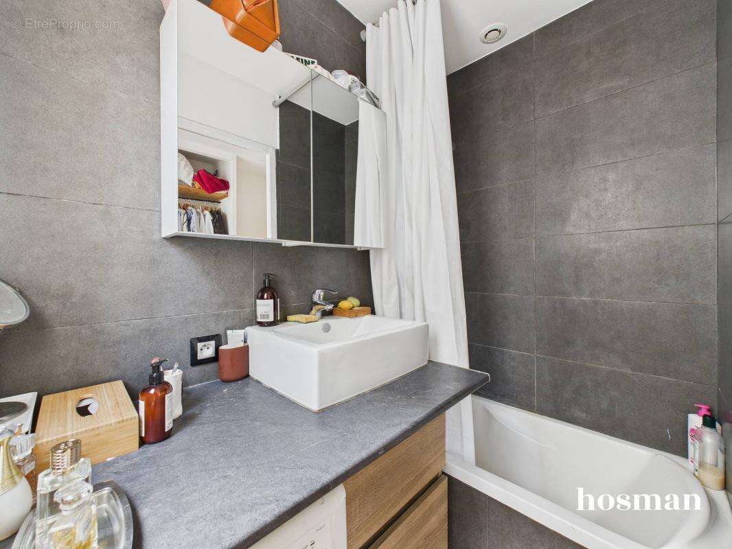 Appartement à PARIS-17E