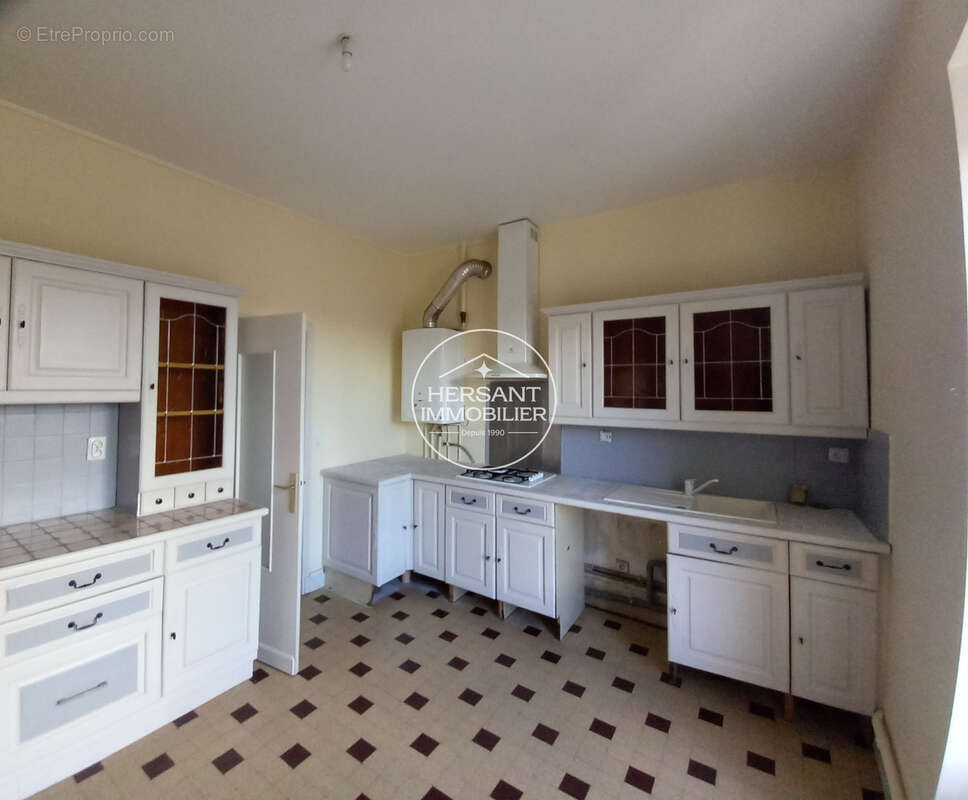 Beaux volumes pour cet appartement dans le quartier de Blois Vienne ! - photo 10