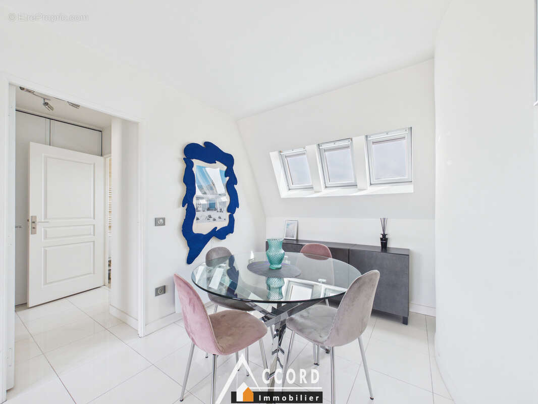 Appartement à SARTROUVILLE