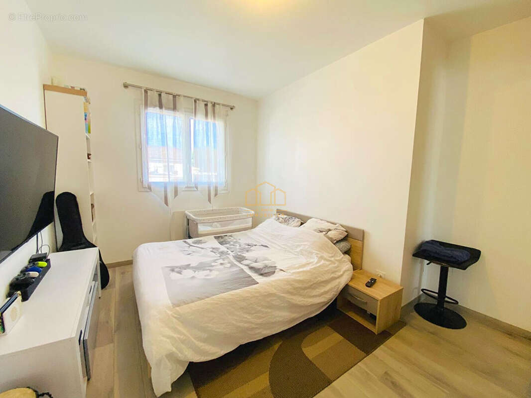 Maison à PARENTIS-EN-BORN