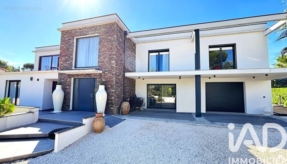 Photo 1 - Maison à FREJUS
