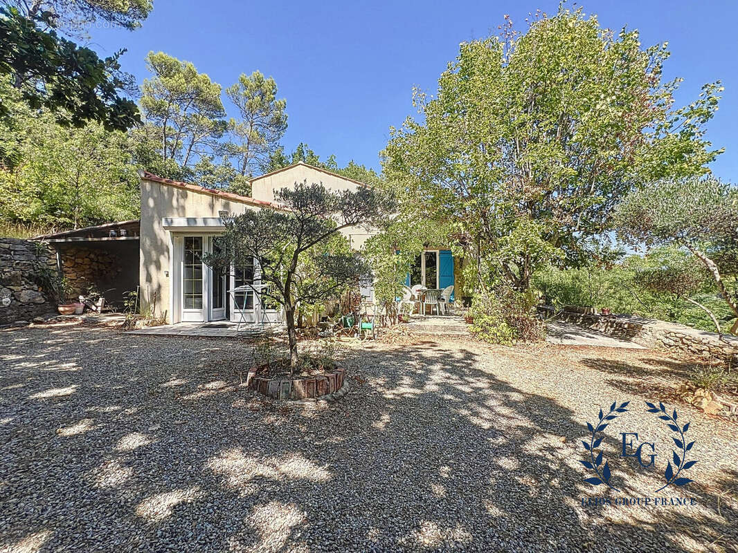 Maison à BESSE-SUR-ISSOLE