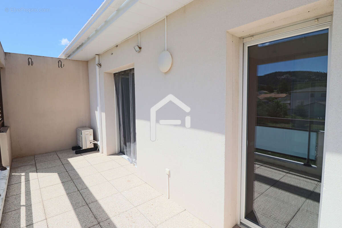 Appartement à CHATEAUNEUF-LES-MARTIGUES