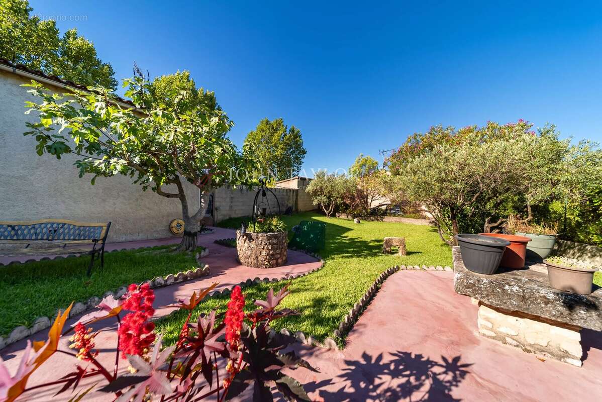 Les taillades — maison traditionnelle avec piscine et jardin - photo 5