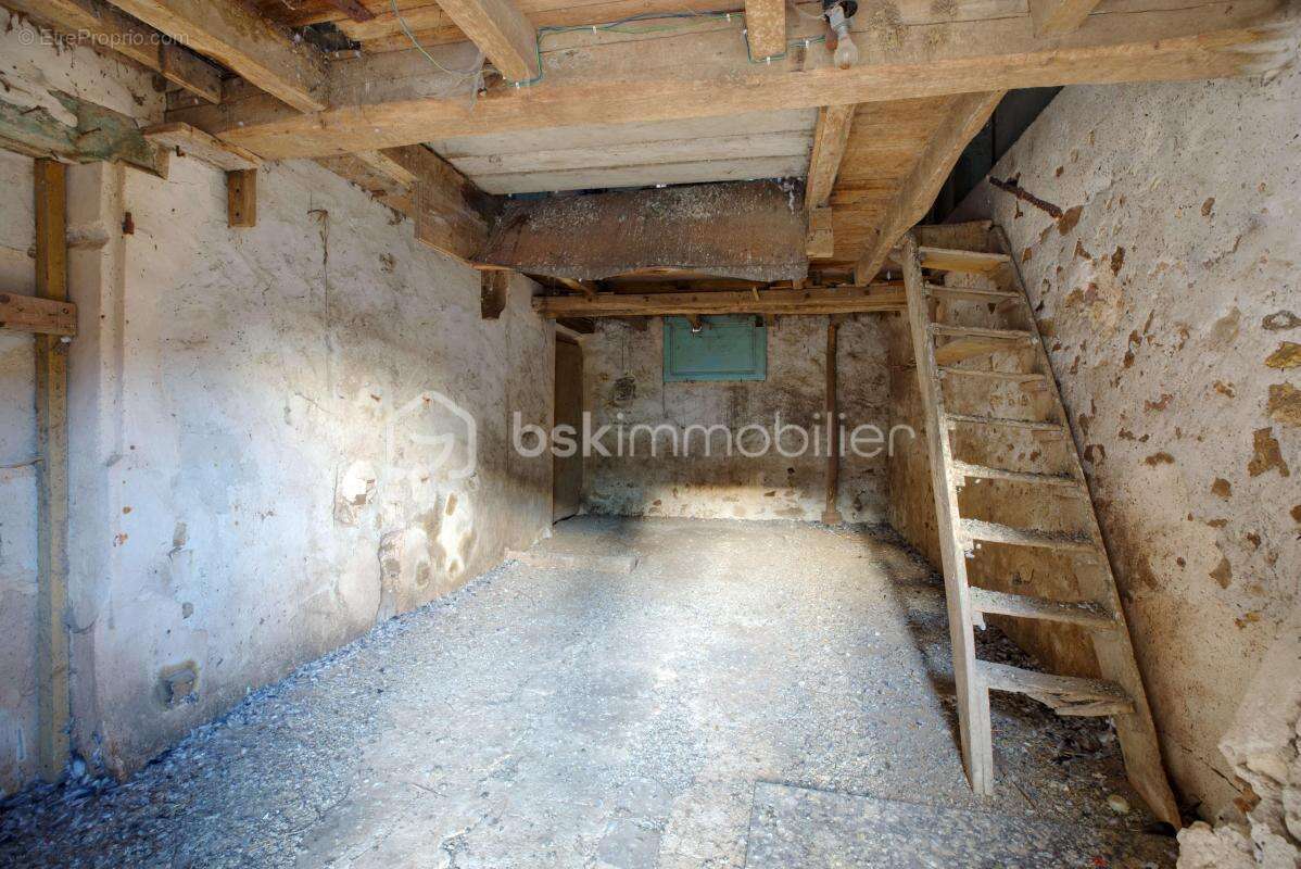 Maison à COULOMBS-EN-VALOIS