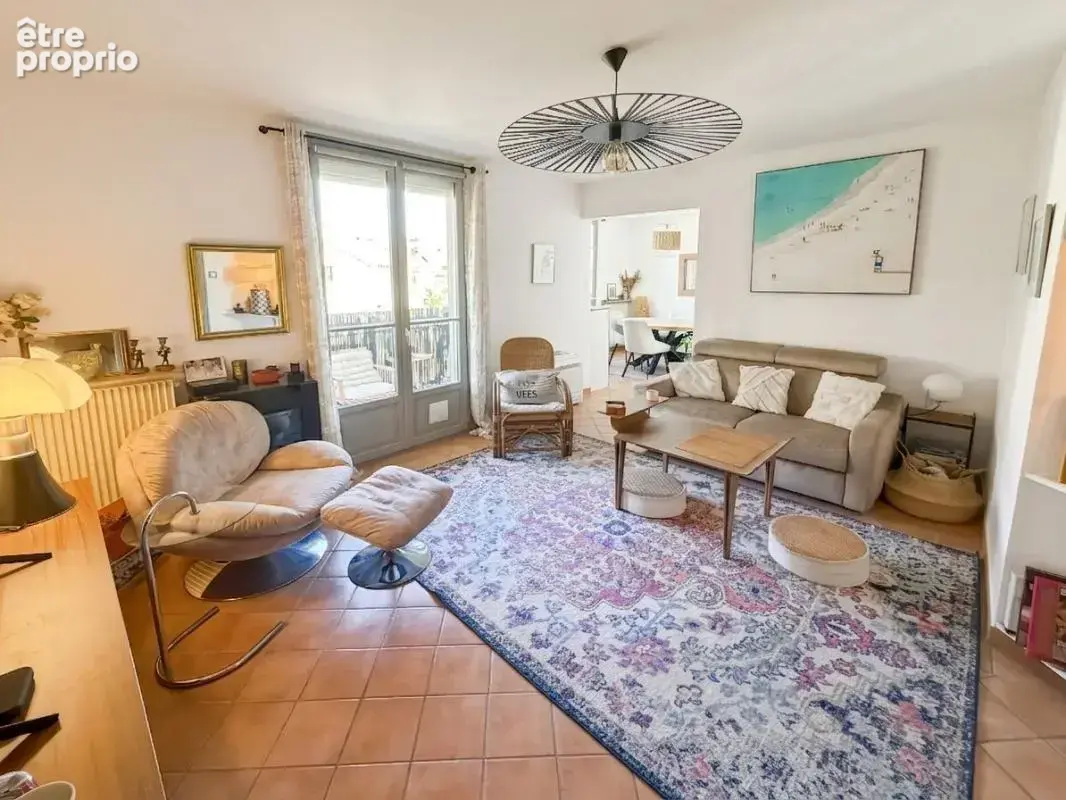 À Vendre à Uzès- Appartement T4 70m2 avec stationnement - photo 4