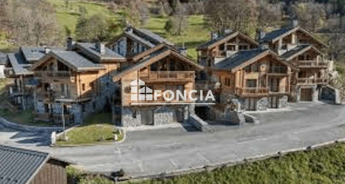 Maison à LES ALLUES