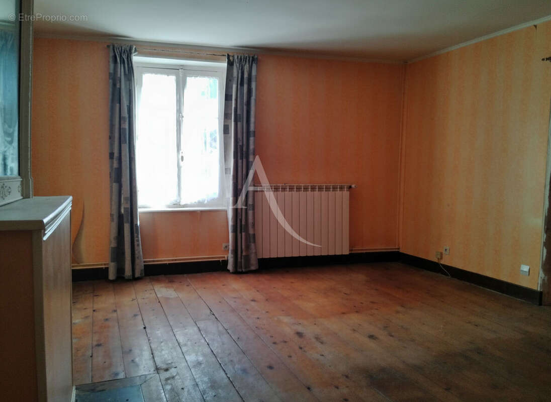 Maison à VARREDDES