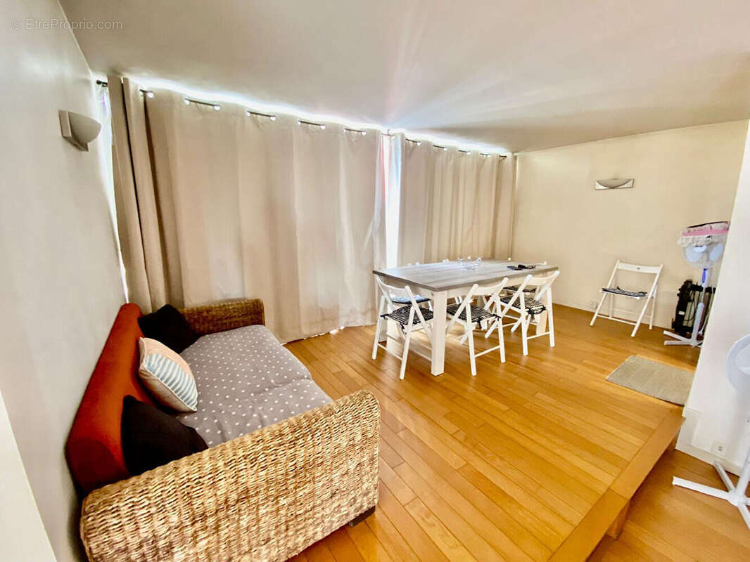 Appartement à PARIS-15E