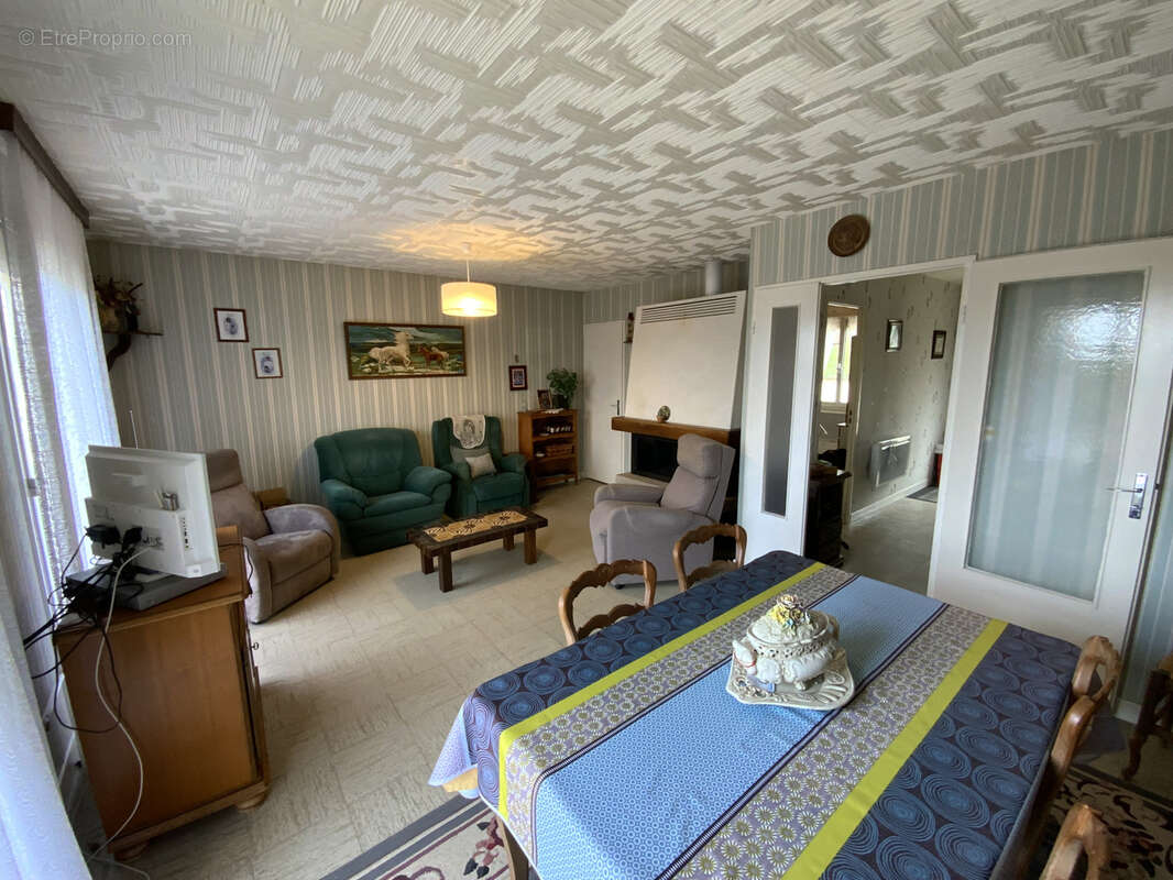 Maison à VILLERSEXEL