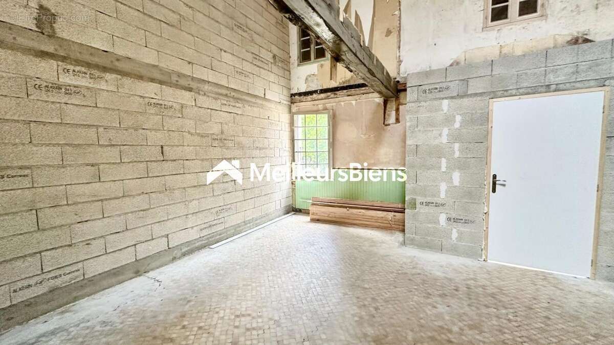 Appartement à LA CHAPELLE-DES-POTS