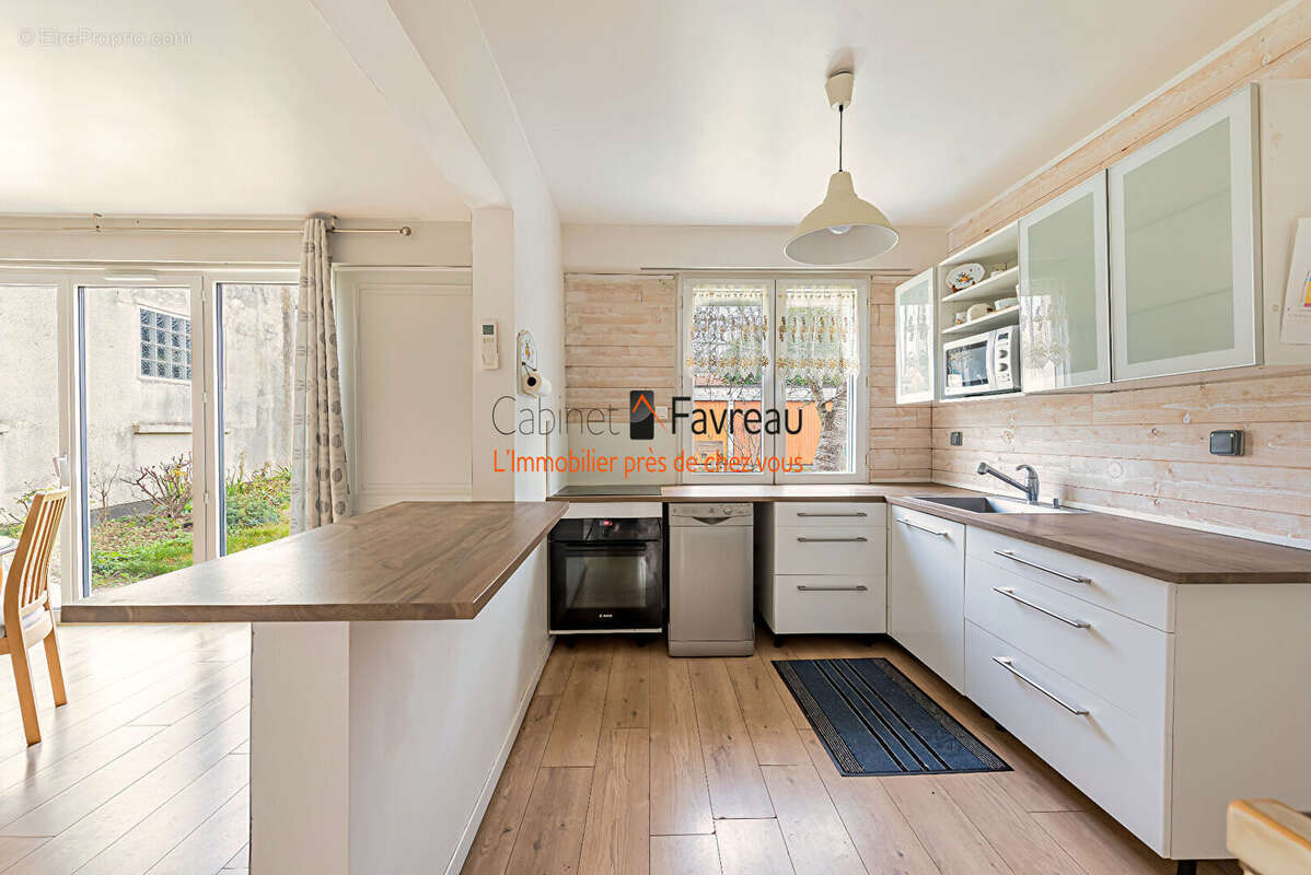 Maison à L'HAY-LES-ROSES