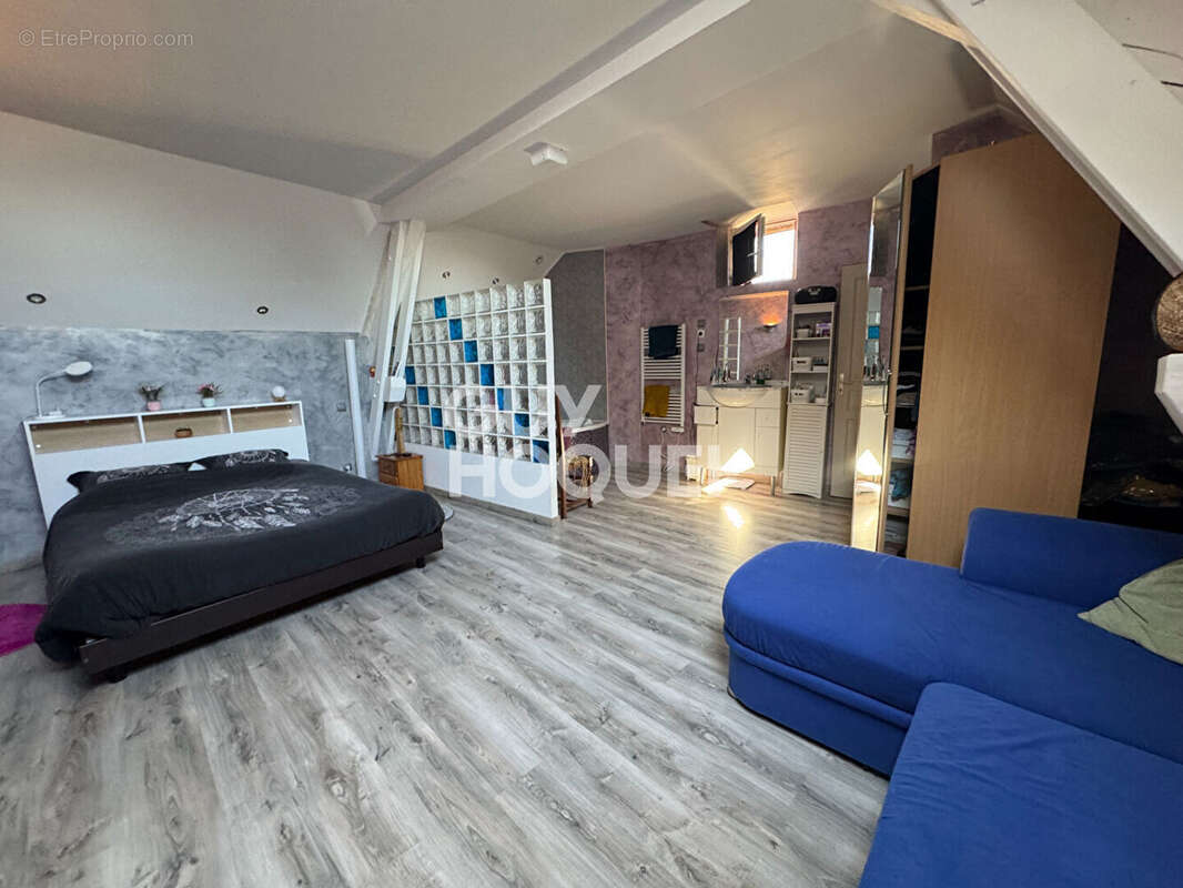 Maison à POUILLEY-FRANCAIS