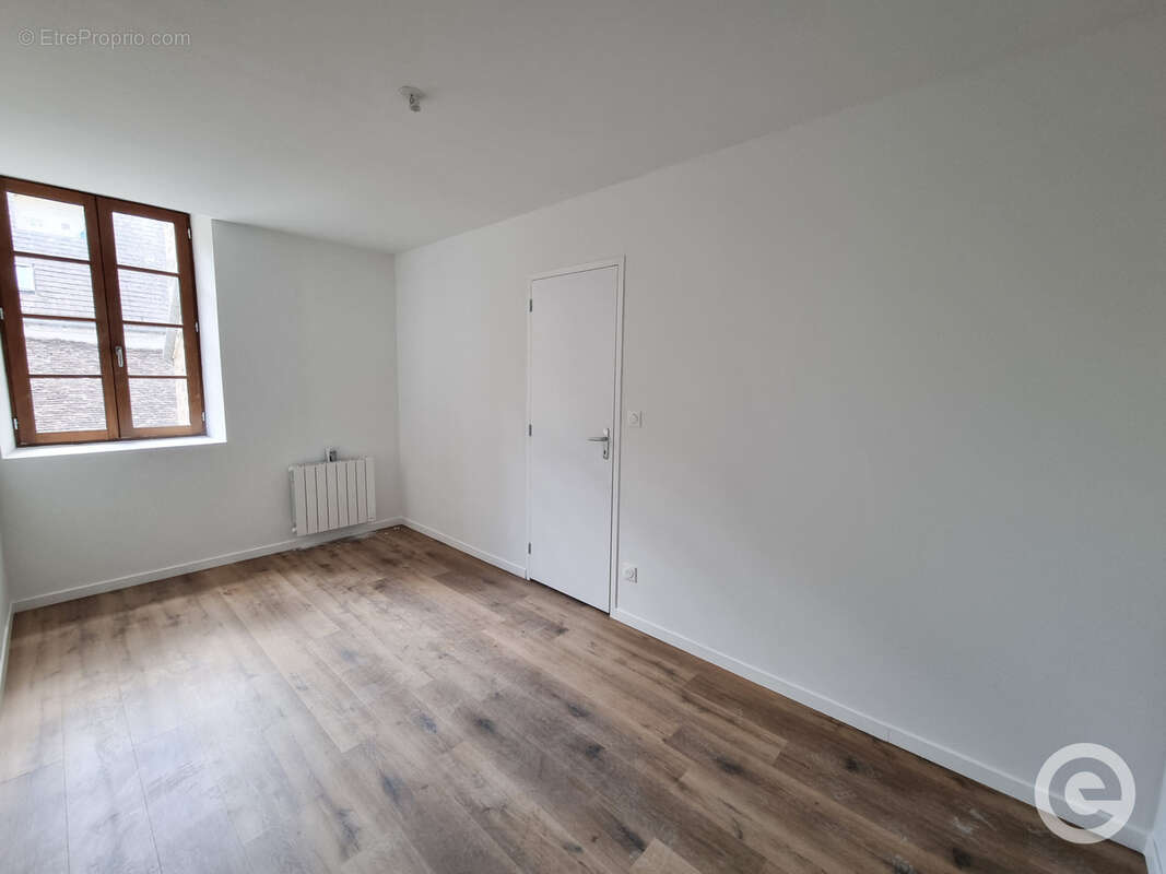 Immeuble de 5 logements au centre-ville d'Avallon avec dépendances - photo 8