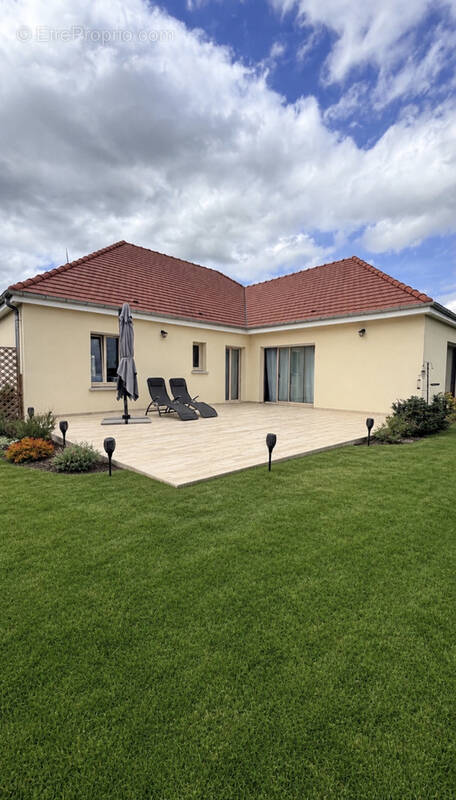 Maison à SAINT-PARRES-AUX-TERTRES